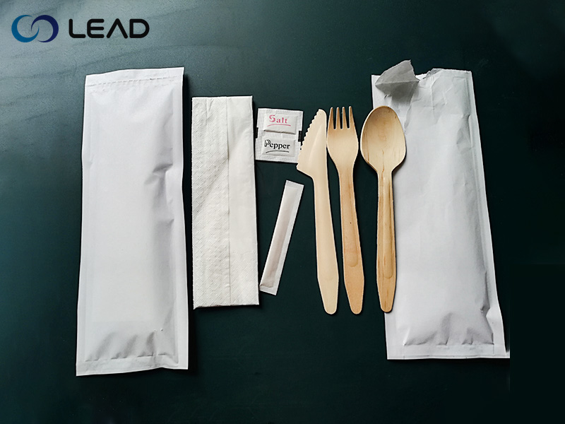 Wooden cutlery paper bag packaging machine.jpg