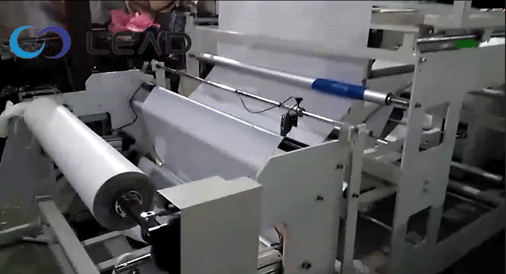 Disposable table covering cloth fold packaging machine