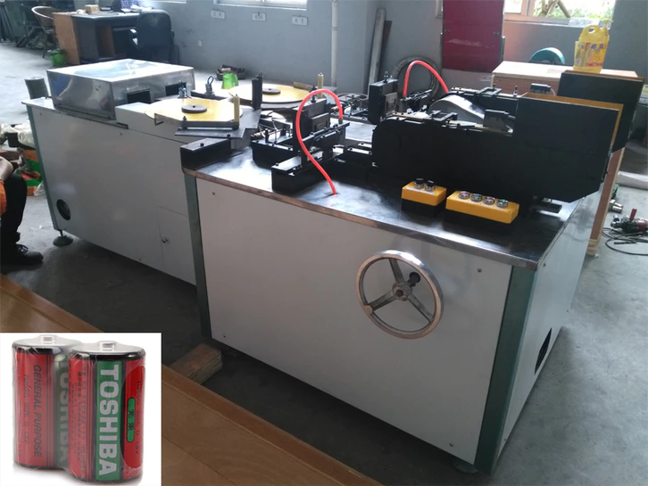 Battery shrink wrapping machine